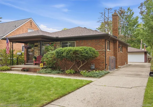 Photo 3 of Single family home for sale at 2142 Hawthorne Rd, Grosse Pointe Woods, MI 48236 | MLS# 20261077541 | Listing updated on 2026-10-18