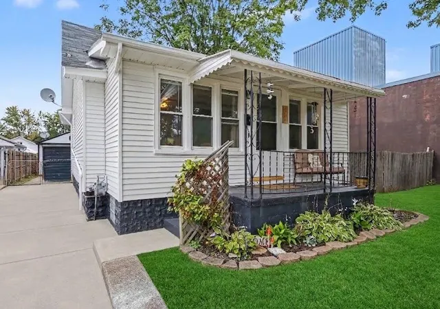 Photo 2 of Single family home for sale at 1764 Euclid St, Lincoln Park, MI 48146 | MLS# 81026051100 | Listing updated on 2026-10-18