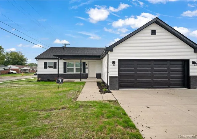 Photo 3 of Single family home for sale at 4351 Bridgeport Ct, Inkster, MI 48141 | MLS# 20261077553 | Listing updated on 2026-10-19