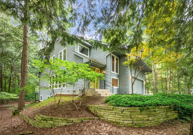 Single family home for sale at 12760 Highland Shrs Dr, Sawyer, MI 49125 | MLS# 69026051112