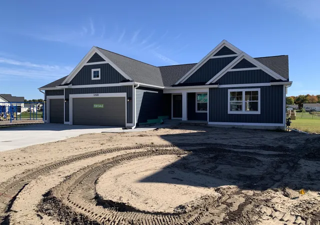 Photo 2 of Single family home for sale at 12500 Emerson Rd, Grand Haven, MI 49417 | MLS# 65026051118 | Listing updated on 2026-10-08