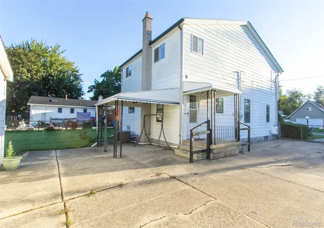 Photo 3 of Single family home for sale at 30819 Lund Ave, Warren, MI 48093 | MLS# 20261077558 | Listing updated on 2026-10-18