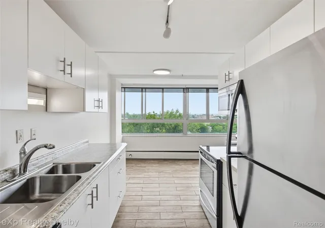 Photo 2 of Condo for sale at 8900 E Jefferson Ave #1021, Detroit, MI 48214 | MLS# 20261077576 | Listing updated on 2026-10-11