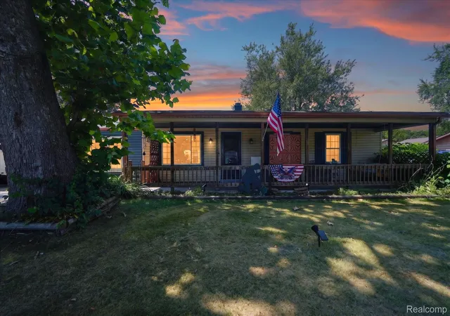 Photo 1 of Sale Pending at 3728 Grafton St, Lake Orion, MI 48359 | MLS# 20261077594 | Listing updated on 2026-10-17