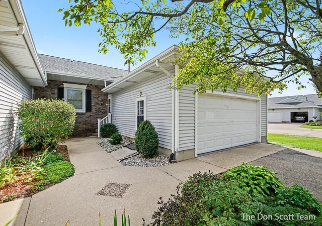 Photo 2 of Condo for sale at 282 Creekside St Nw, Sparta, MI 49345 | MLS# 65026051158 | Listing updated on 2026-10-26