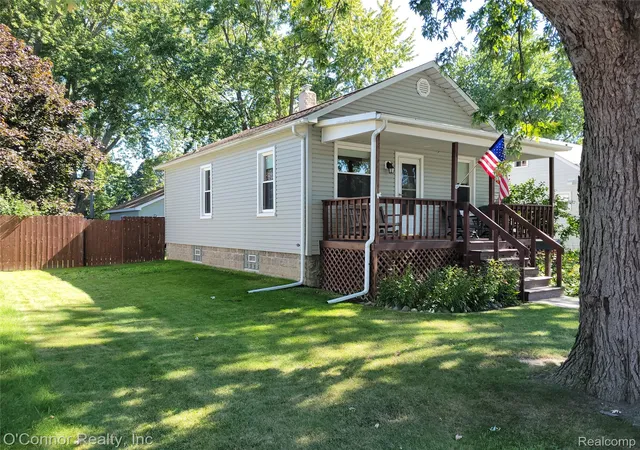 Photo 3 of Single family home for sale at 1449 Goffe St, Saint Clair, MI 48079 | MLS# 20261077611 | Listing updated on 2026-10-27