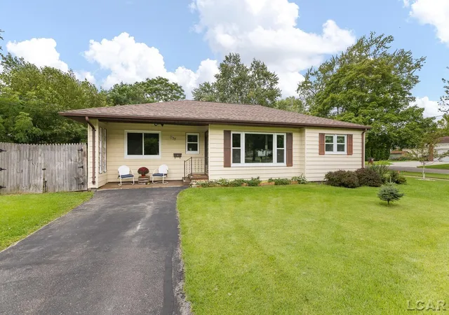 Photo 1 of Single family home for sale at 416 S Scott St, Adrian, MI 49221 | MLS# 56050222938 | Listing updated on 2026-10-21