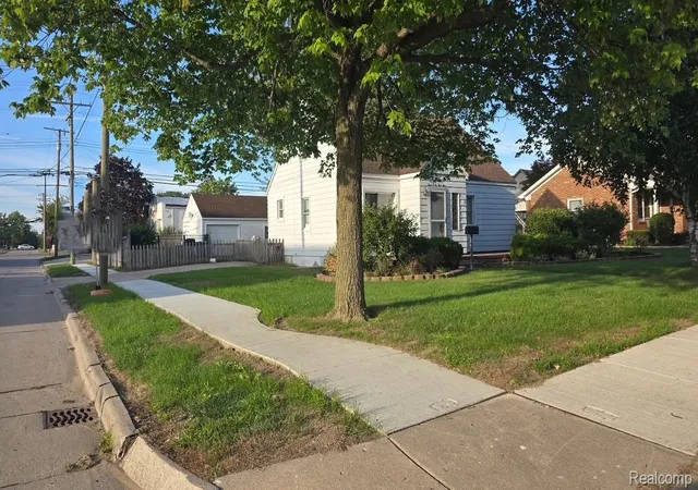 Photo 2 of Single family home for sale at 30644 Pardo St, Garden City, MI 48135 | MLS# 20261077614 | Listing updated on 2026-10-11