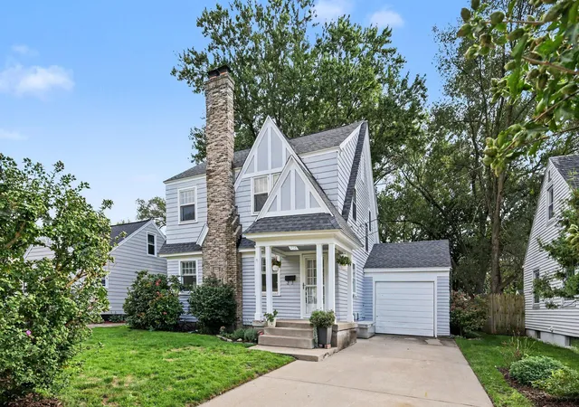 Photo 3 of Single family home for sale at 458 Van Allen St Se, Grand Rapids, MI 49548 | MLS# 65026051169 | Listing updated on 2026-10-11