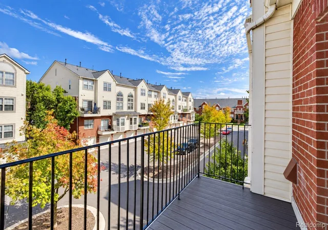 Photo 2 of Condo for sale at 3237 Newbury Pl, Troy, MI 48084 | MLS# 20261077624 | Listing updated on 2026-10-09