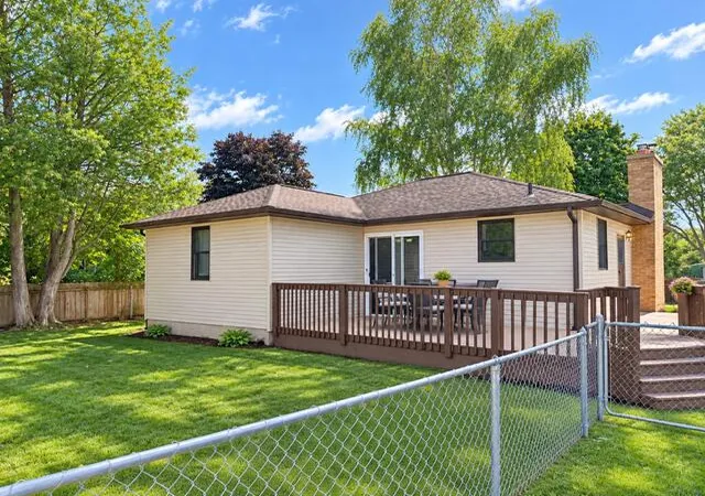 Photo 3 of Single family home for sale at 328 Doris St Nw, Sparta, MI 49345 | MLS# 65026051179 | Listing updated on 2026-10-07