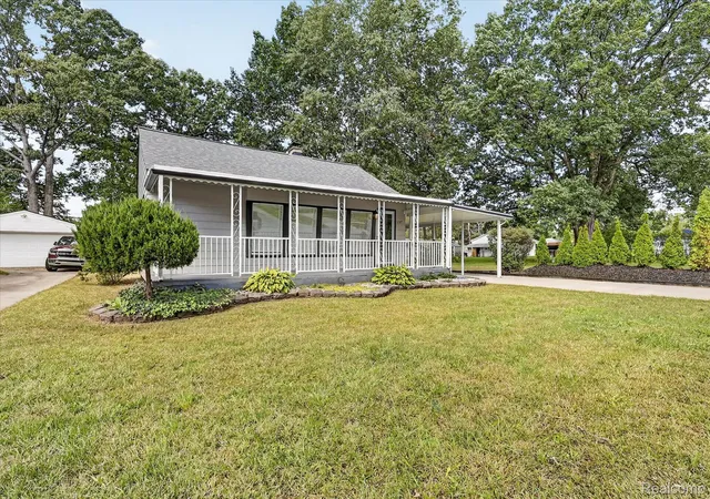 Photo 2 of Single family home for sale at 137 N Parent St, Westland, MI 48185 | MLS# 20261077627 | Listing updated on 2026-10-10