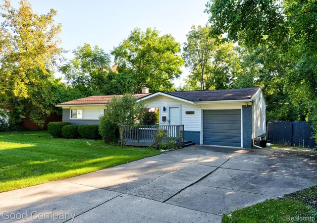 Photo 1 of Sale Pending at 30110 Fairfax St, Southfield, MI 48076 | MLS# 20261077632 | Listing updated on 2026-10-05