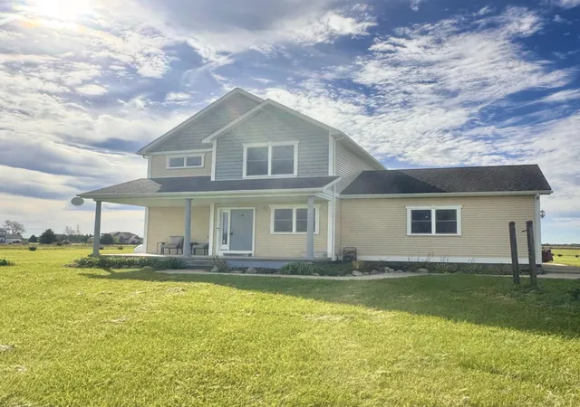 Photo 1 of Single family home for sale at 17223 Country Ln, Manchester, MI 48158 | MLS# 81026051180 | Listing updated on 2026-10-12