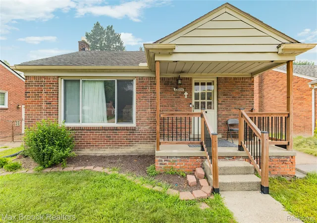 Photo 3 of Single family home for sale at 23531 Scotia Rd, Oak Park, MI 48237 | MLS# 20261077656 | Listing updated on 2026-10-23