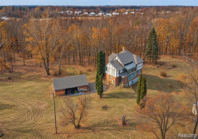 Photo 3 of Single family home for sale at 1191 Gage Rd, Holly, MI 48442 | MLS# 20261077669 | Listing updated on 2026-10-07