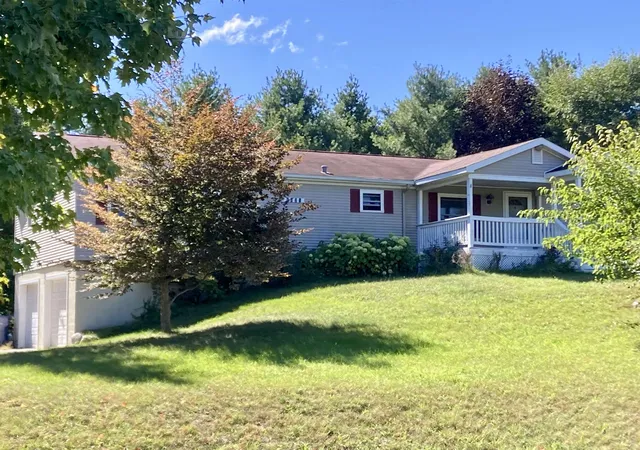 Photo 1 of Single family home for sale at 6478 E Duck Lake Rd, Lake Leelanau, MI 49653 | MLS# 78080073918 | Listing updated on 2026-10-11