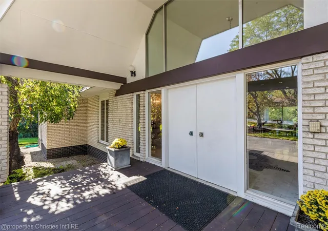 Photo 3 of Single family home for sale at 23249 Morningside St, Southfield, MI 48034 | MLS# 20261077698 | Listing updated on 2026-10-20