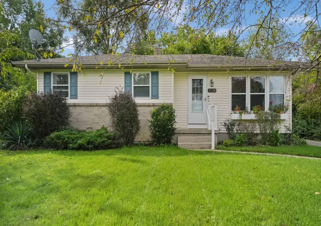Photo 1 of Sale Pending at 1728 Langley St Se, Grand Rapids, MI 49508 | MLS# 65026051231 | Listing updated on 2026-10-30