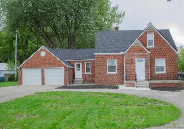 Photo 1 of Single family home for sale at 15960 Martin Rd, Roseville, MI 48066 | MLS# 20261077731 | Listing updated on 2026-10-08