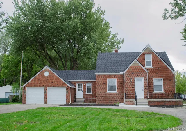 Photo 2 of Single family home for sale at 15960 Martin Rd, Roseville, MI 48066 | MLS# 20261077731 | Listing updated on 2026-10-08