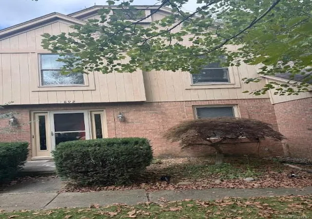 Single family home for sale at 37892 Stableview Dr, Farmington Hills, MI 48335 | MLS# 20261077736
