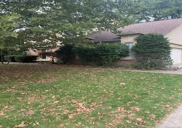 Photo 2 of Single family home for sale at 37892 Stableview Dr, Farmington Hills, MI 48335 | MLS# 20261077736 | Listing updated on 2026-10-16