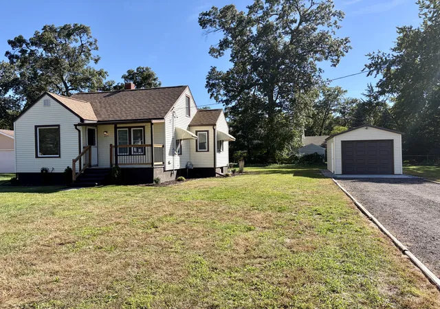 Photo 2 of Single family home for sale at 1681 Langeland Ave, Muskegon, MI 49442 | MLS# 65026051245 | Listing updated on 2026-10-15
