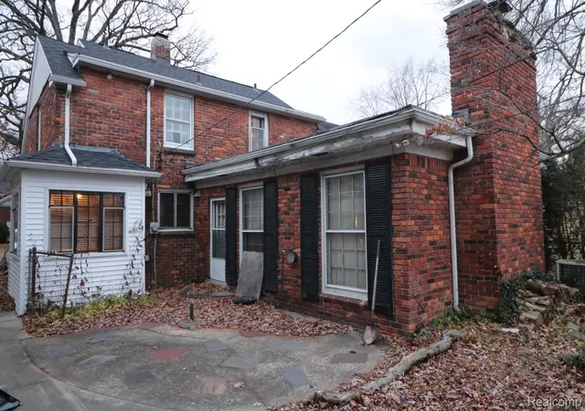 Photo 2 of Single family home for sale at 2720 Woodstock Dr, Highland Park, MI 48203 | MLS# 20261077755 | Listing updated on 2026-10-06