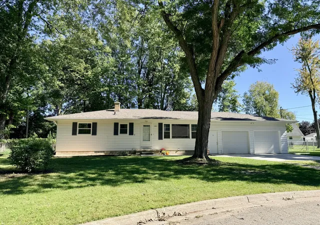 Single family home for sale at 4801 Tressa Dr, Lansing, MI 48910 | MLS# 71026051259