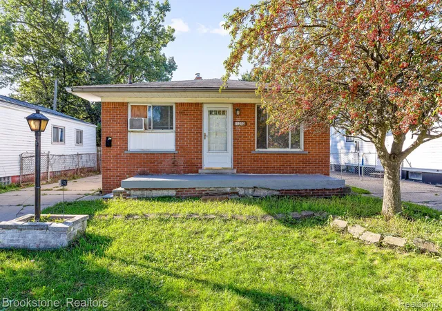 Photo 1 of Single family home for sale at 11252 Jewett Ave, Warren, MI 48089 | MLS# 20261077772 | Listing updated on 2026-10-17