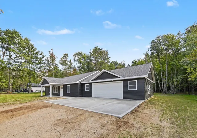 Photo 1 of Single family home for sale at 4921 River Woods Rd, Lake City, MI 49651 | MLS# 78080073928 | Listing updated on 2026-10-21