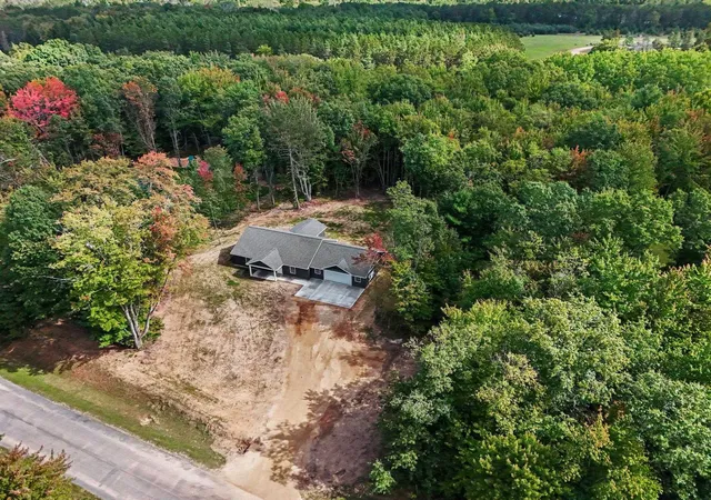 Photo 2 of Single family home for sale at 4921 River Woods Rd, Lake City, MI 49651 | MLS# 78080073928 | Listing updated on 2026-10-21