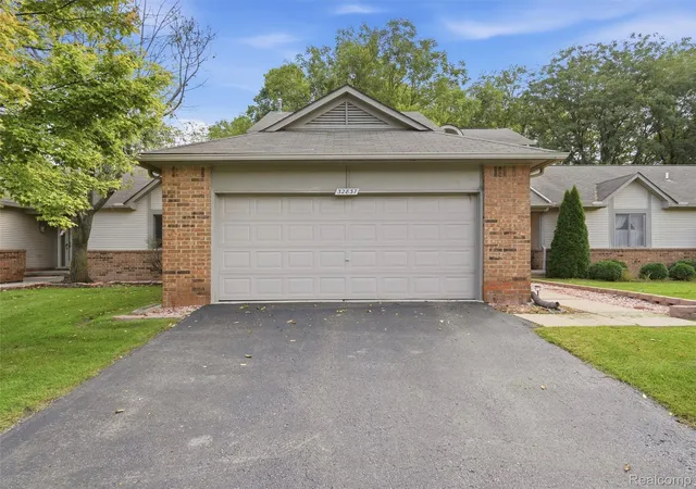 Photo 2 of Condo for sale at 32837 Chapman Cir, Westland, MI 48185 | MLS# 20261077777 | Listing updated on 2026-10-15