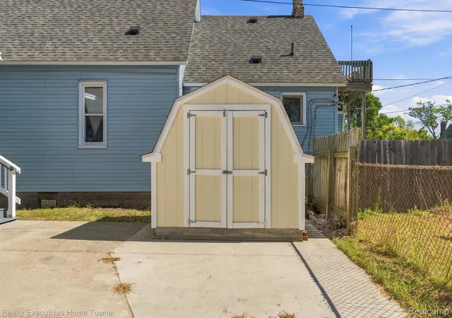 Photo 35 of Single family home for sale at 1502 15th Street, Port Huron, MI 48060 | MLS# 20261077791 | Listing updated on 2026-10-18