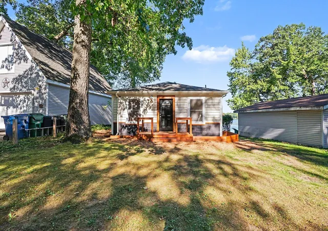 Photo 3 of Single family home for sale at 52698 Twin Lakeview Dr, Dowagiac, MI 49047 | MLS# 69026051288 | Listing updated on 2026-10-17