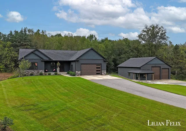 Photo 1 of Sale Pending at 2611 Adams St, Hudsonville, MI 49426 | MLS# 65026051303 | Listing updated on 2026-10-06