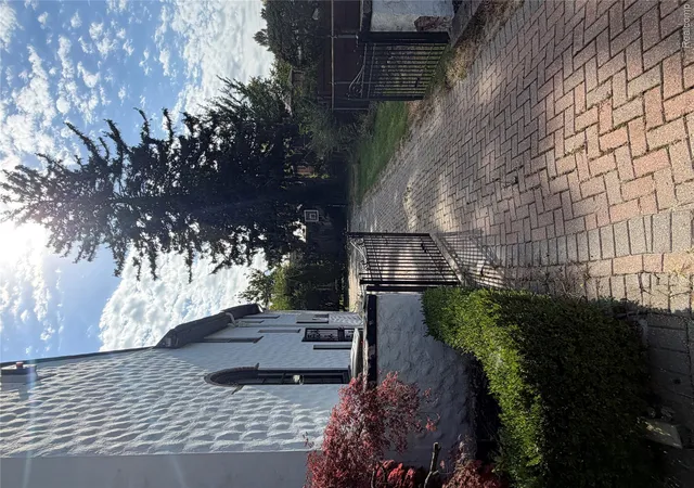 Photo 2 of Mansion for sale at 1603 Balmoral Dr, Detroit, MI 48203 | MLS# 20261077812 | Listing updated on 2026-10-09