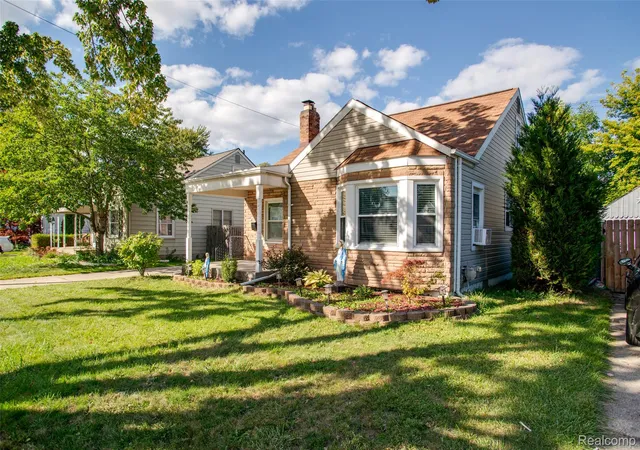 Photo 2 of Single family home for sale at 21609 Gaukler St, Saint Clair Shores, MI 48080 | MLS# 20261077829 | Listing updated on 2026-10-18