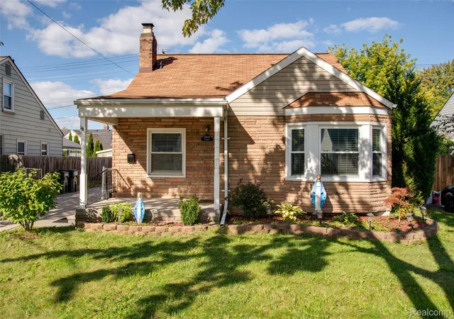 Photo 3 of Single family home for sale at 21609 Gaukler St, Saint Clair Shores, MI 48080 | MLS# 20261077829 | Listing updated on 2026-10-18