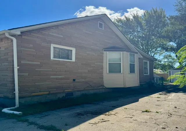 Photo 2 of Single family home for sale at 8676 Jewett Ave, Warren, MI 48089 | MLS# 20261077850 | Listing updated on 2026-10-06