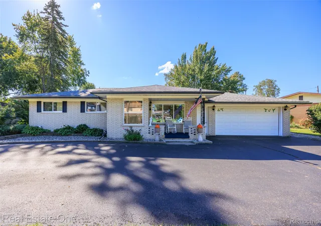 Photo 1 of Single family home for sale at 6056 Pinetree Dr, Shelby Township, MI 48316 | MLS# 20261077851 | Listing updated on 2026-10-18