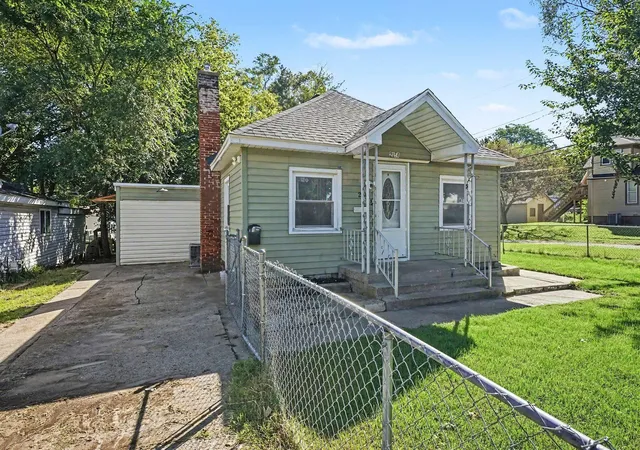 Photo 3 of Single family home for sale at 2154 Mckee Ave SW, Grand Rapids, MI 49503 | MLS# 65026051334 | Listing updated on 2026-10-22