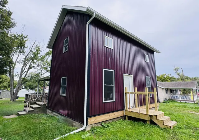 Photo 2 of Single family home for sale at 6610 E Berrien St, Eau Claire Village Berrien, MI 49111 | MLS# 69026051336 | Listing updated on 2026-10-24
