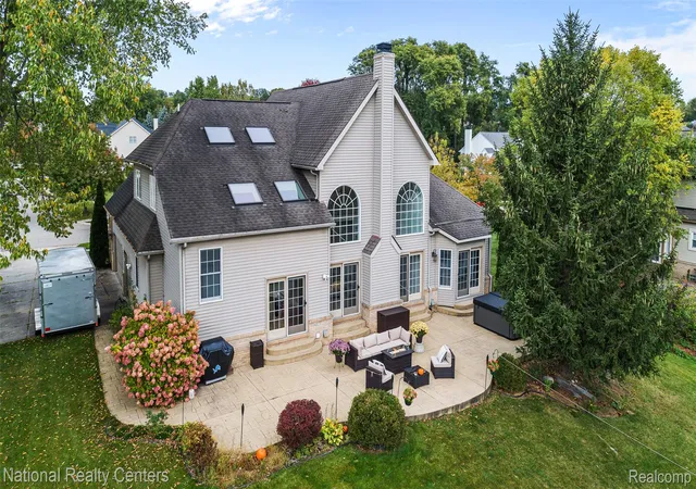 Photo 3 of Single family home for sale at 2077 Applebrook Dr, Commerce Township, MI 48382 | MLS# 20261077858 | Listing updated on 2026-10-20