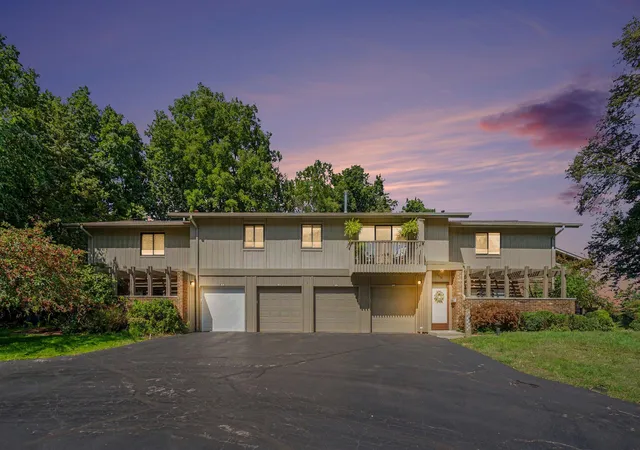 Photo 1 of Sale Pending at 3872 Greenleaf Cir, Kalamazoo, MI 49008 | MLS# 66026051352 | Listing updated on 2026-10-07