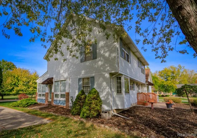 Photo 1 of Single family home for sale at 18219 Cardinal Ave, Grosse Ile, MI 48138 | MLS# 20261077878 | Listing updated on 2026-10-29