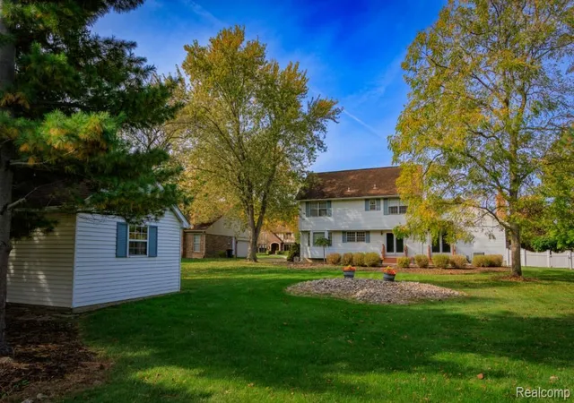 Photo 3 of Single family home for sale at 18219 Cardinal Ave, Grosse Ile, MI 48138 | MLS# 20261077878 | Listing updated on 2026-10-29