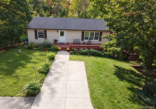 Photo 1 of Single family home for sale at 8398 Whitmore Lake Rd, Brighton, MI 48116 | MLS# 20261077888 | Listing updated on 2026-10-10