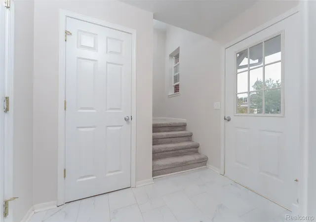 Photo 2 of Condo for sale at 1630 Town Cmns Dr, Howell, MI 48855 | MLS# 20261077889 | Listing updated on 2026-10-26